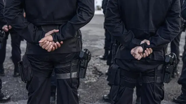 Navegue pela Categoria de Policial
